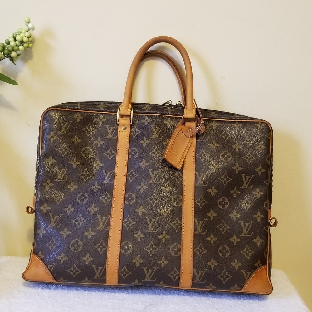 LV voyage porte document bag authentic